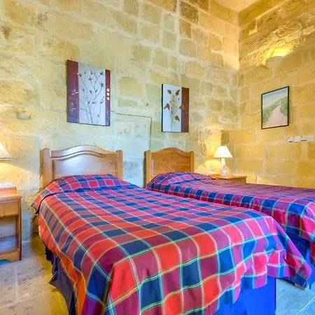 Sleeps 4 With Pool And Wifi Βίλα *
